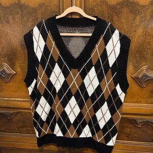 SHEIN Houndstooth Knit Sweater Vest in Black, White, and Brown